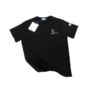 Black round-neck short-sleeved shirt  1963